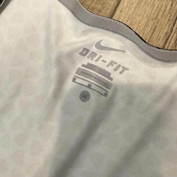 Nike Dri-FIT Golf Blouse V Neck - Women's Medium - Picture 3 of 3